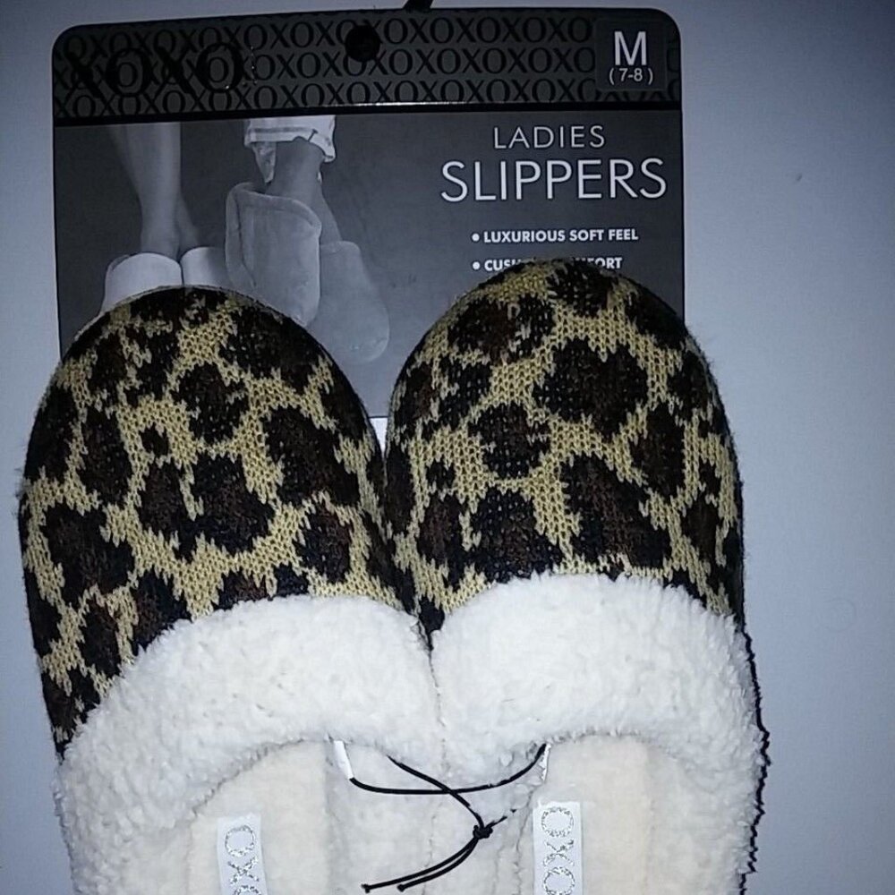 "XOXO" HIGH QUALITY LADIES KNITTED SLIPPERS SIZE : MEDIUM (7/8)